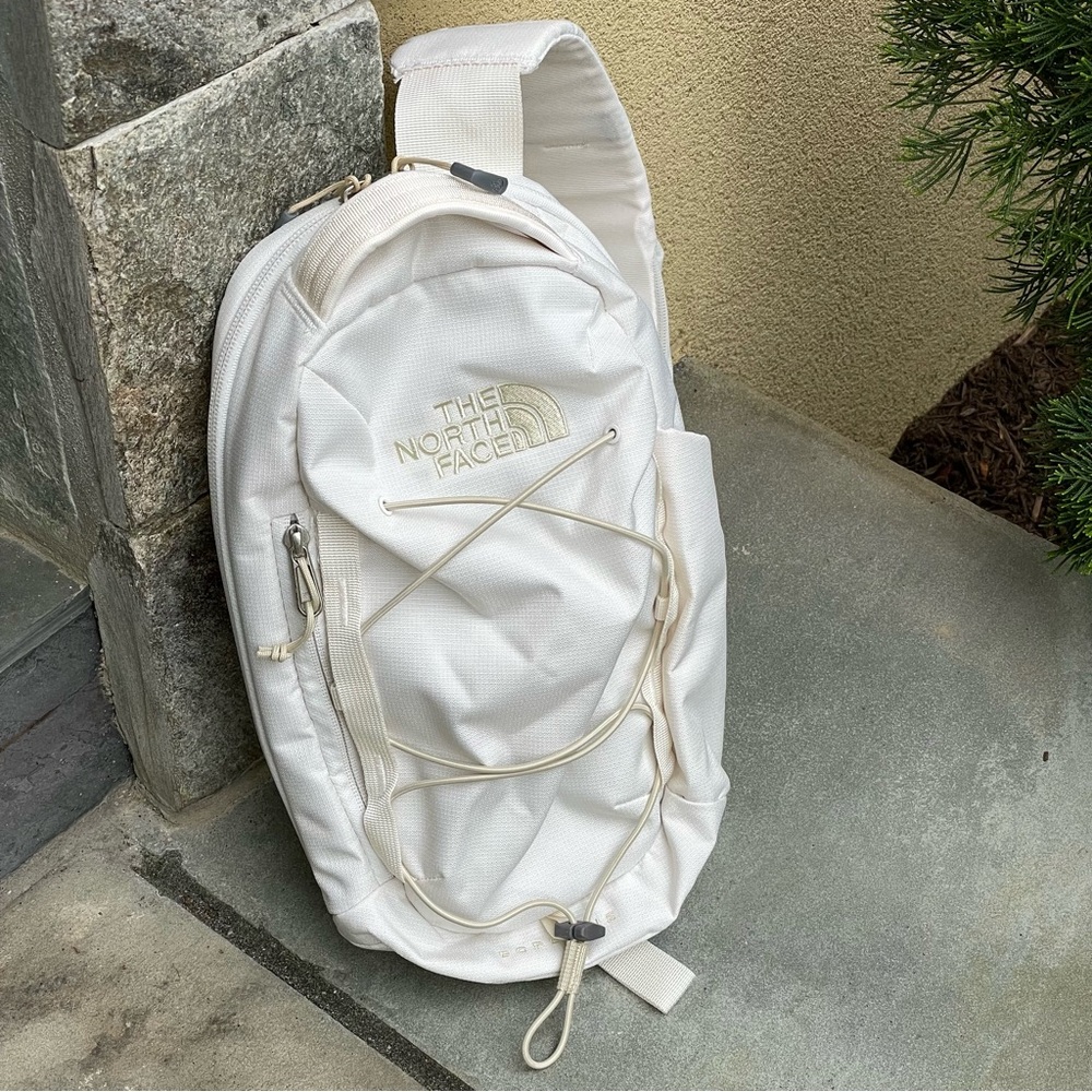The North Face Borealis Sling Bag Backpack Gardenia White - Picture 5 of 17
